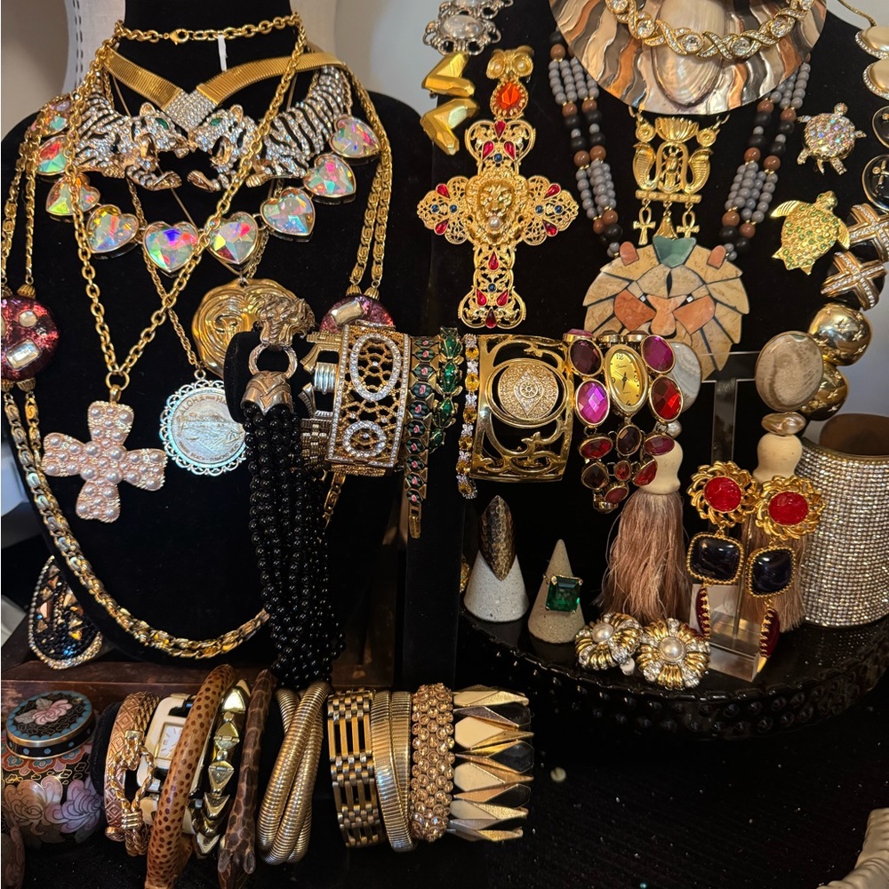 #43 jewelry item live sale